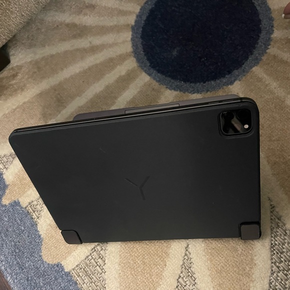 Brydge Wireless IPad Pro Cover with Trackpad - Picture 8 of 10